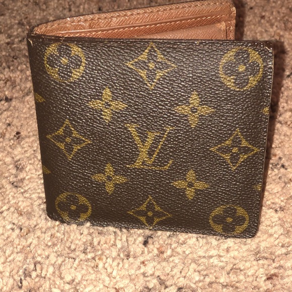 Louis Vuitton men’s wallet - Picture 1 of 8